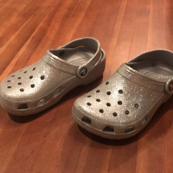 girls crocs size 3